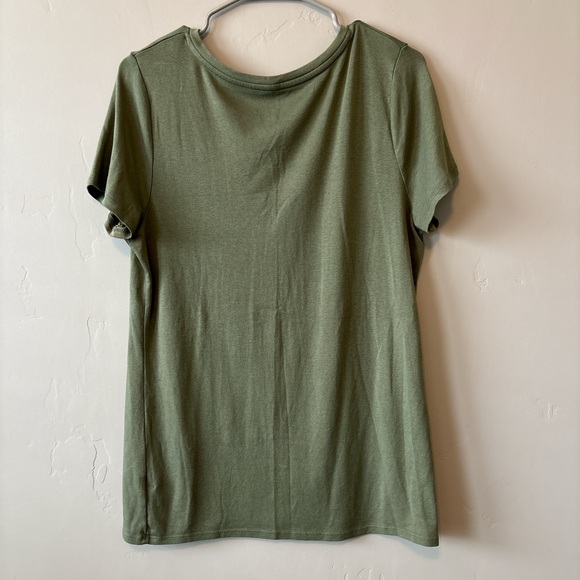 V neck T shirt - Picture 3 of 3